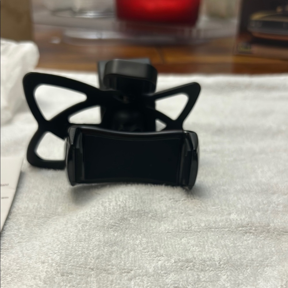 Sleek Black Car Phone Mount